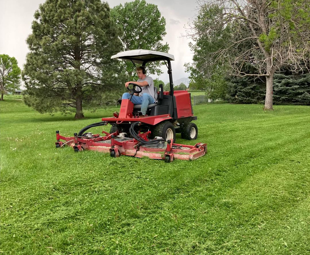 thumb-mowing.